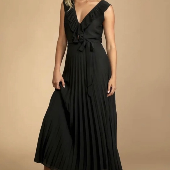 Lulus | Loved by You Chiffon Pleated Maxi Dress - Picture 1 of 2